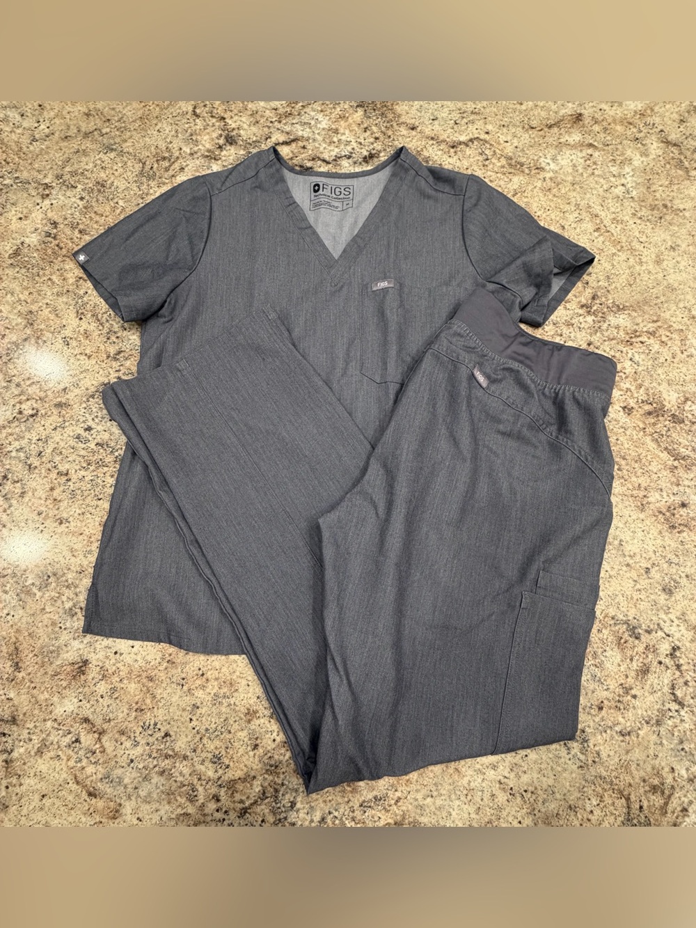 Figs Women’s Technical Collection Scrub Set Grey Medium Top Large Tall Pants